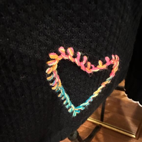 Lisa Todd LOVER EMBROIDERED RAINBOW HEART SWEATER - Picture 4 of 13